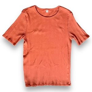 🧡 burnt orange ribbed uniqlo top 🧡